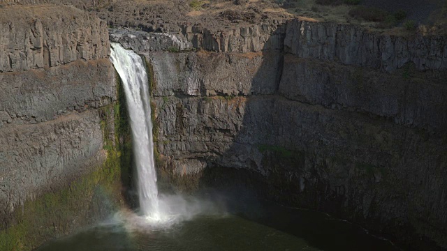 华盛顿州帕卢斯瀑布，4K。UHD视频素材