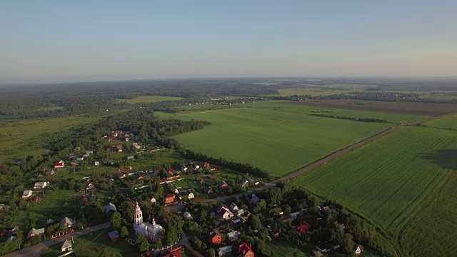 俄罗斯乡村的空中全景图视频素材