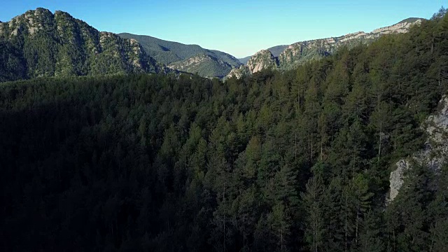 飞越西班牙美丽的山脉视频下载