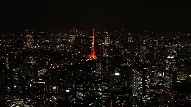 日本东京塔夜间的天线视频下载