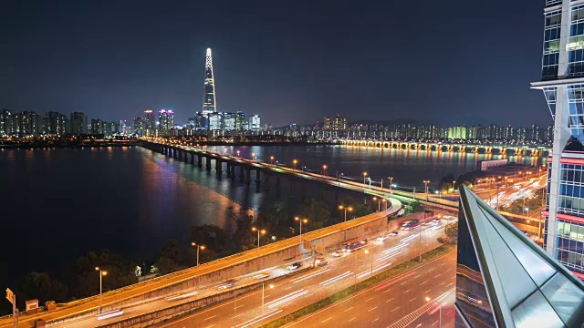 韩国首尔市的交通和建筑。视频下载