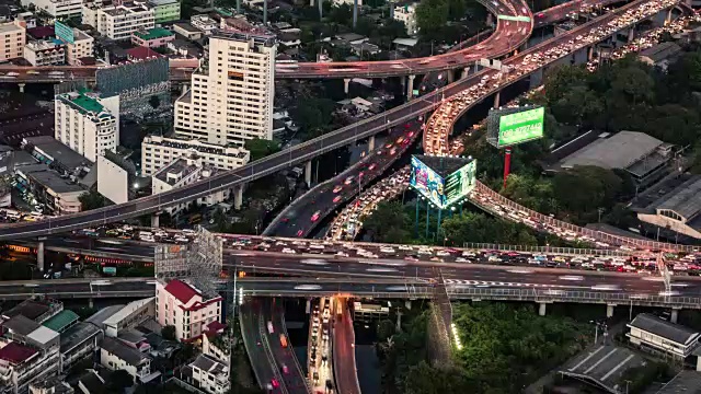 曼谷市中心十字路口的白天到晚上的时间间隔视频素材