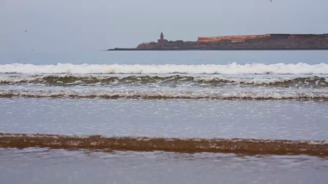摩洛哥埃索维拉镇附近的大西洋海滩视频下载