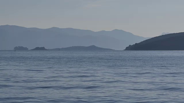 欧洲克罗地亚达尔马提亚的科尔库拉岛科尔库拉镇的亚得里亚海视频下载