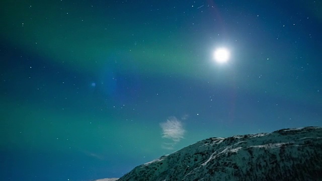 北极光，北极光或北极光在挪威夜空中的时间流逝视频购买