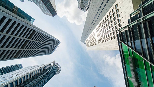 4K时光流逝:商业金融和工业领域的摩天大楼视频素材