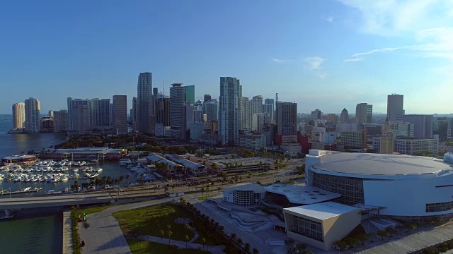 黄昏时分，航拍迈阿密市中心视频下载
