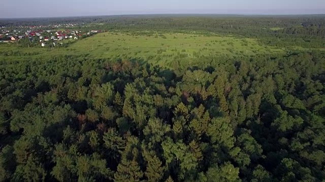 俄罗斯的空中乡村景色视频素材