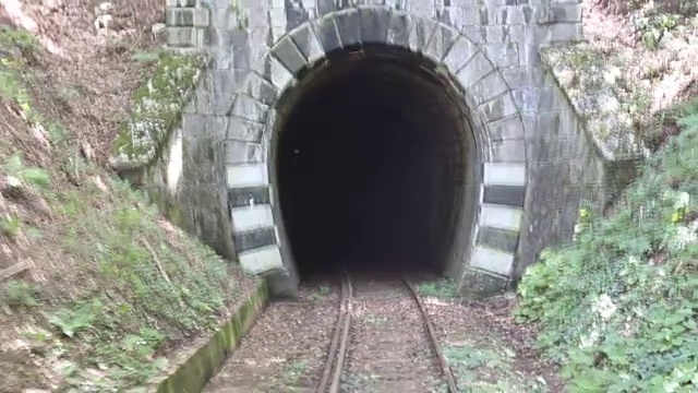古老的山地火车隧道视频下载
