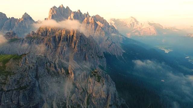 阿尔卑斯白云石国家自然公园。意大利美丽的自然风光。视频素材