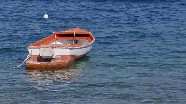 欧洲克罗地亚达尔马提亚科尔库拉岛科尔库拉镇卢卡科尔库兰斯卡湾的船只视频下载