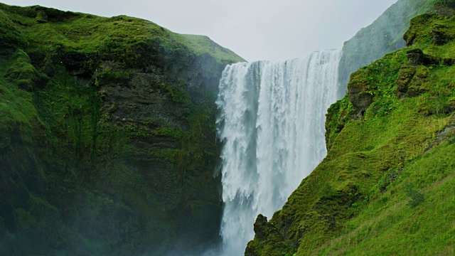 SkÃ³gafoss瀑布在冰岛视频素材