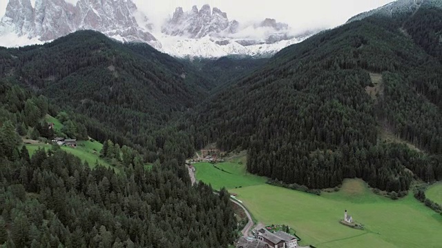 白云石山脉意大利阿尔卑斯山脉视频下载