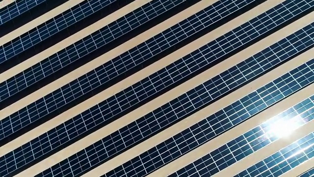 沙漠阳光太阳能农场/第二大太阳能农场视频素材