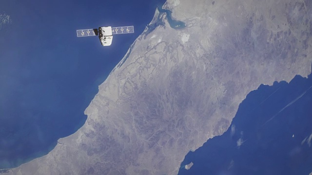 D号飞船在太空中的地球视频素材