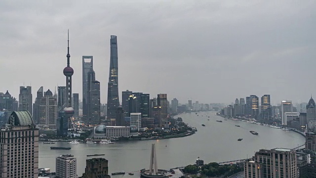 T/L WS HA PAN上海市区，黎明到白天/上海，中国视频素材
