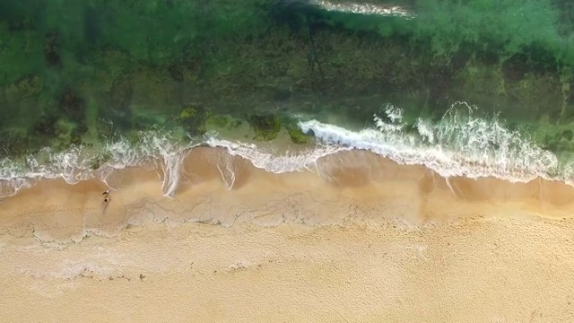 4K无人机海岸线视图视频素材
