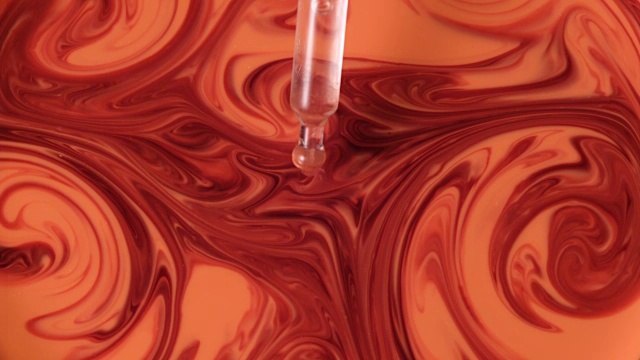 抽象的背景。混合红色液体视频素材