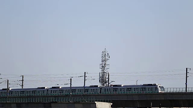 印度新德里地铁火车/视频素材