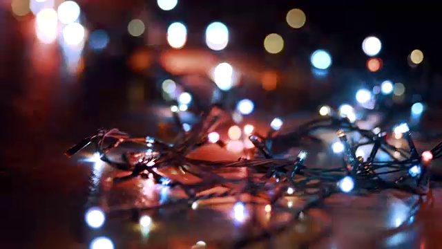 圣诞树灯的颜色变化视频素材