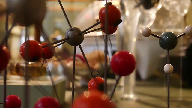 生物实验中的DNA分子模型视频下载