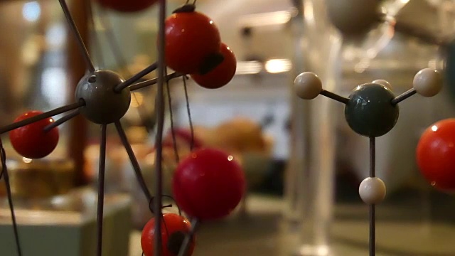 生物实验中的DNA分子模型视频下载