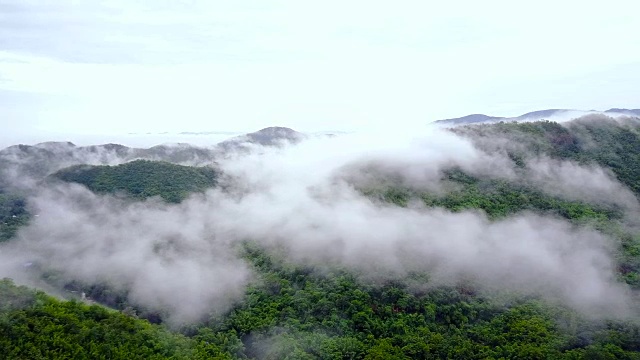 4K:航拍泰国Suan Phueng的绿色山谷视频素材