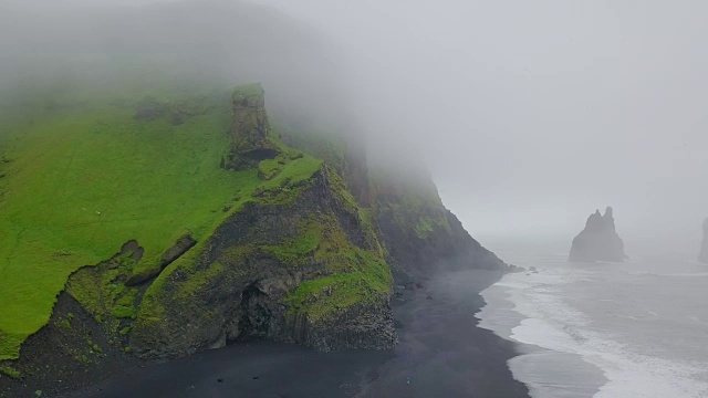 鸟瞰图冰岛早晨Reynisfjara海滩视频下载