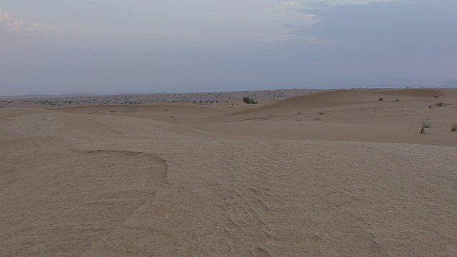 亚洲中东阿拉伯联合酋长国迪拜附近的沙漠之旅视频素材