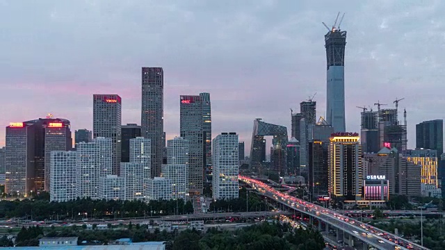 T/L WS HA ZO高视角北京天际线，黄昏到夜晚的过渡视频素材
