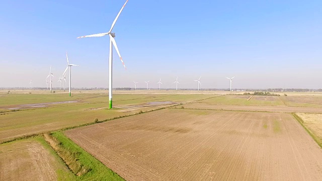 天线:风力涡轮机视频素材