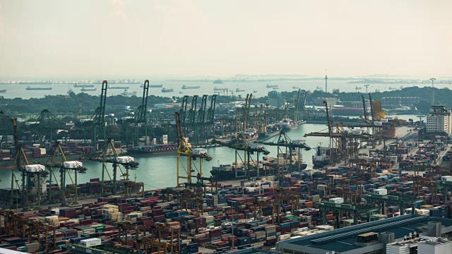 新加坡的工业港。视频素材
