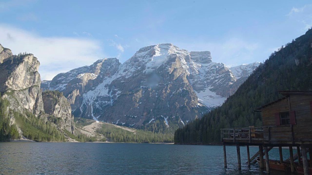 Dolomites和Pragser Wildsee在意大利，美丽的风景，自然视频下载