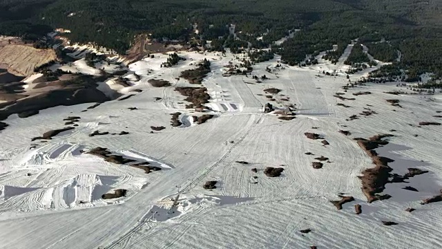 胡德山上的空中滑雪度假村视频素材