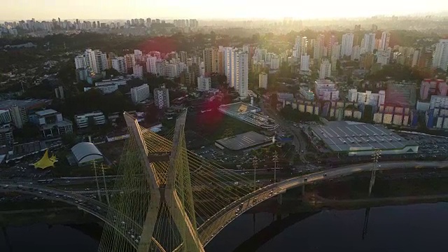 巴西圣保罗Estaiada桥鸟瞰图视频素材