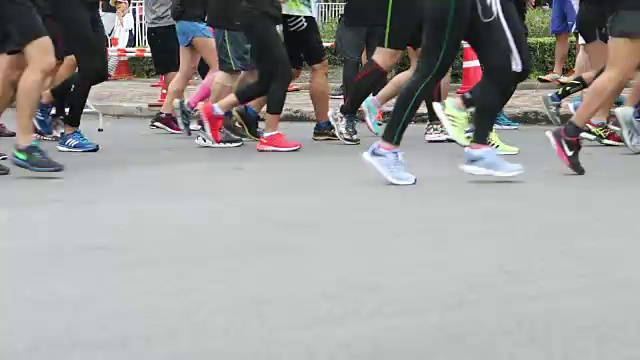 马拉松的脚视频素材
