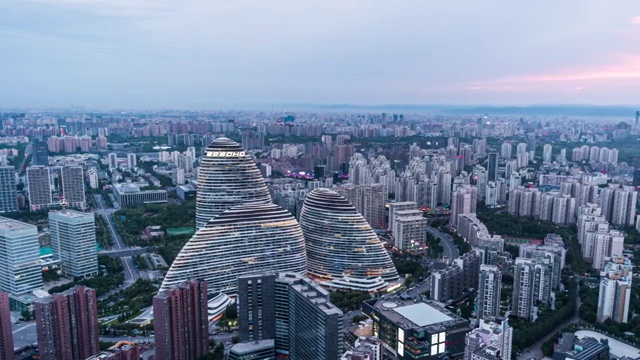 T/L WS PAN俯瞰北京天际线，从白天到夜晚视频下载