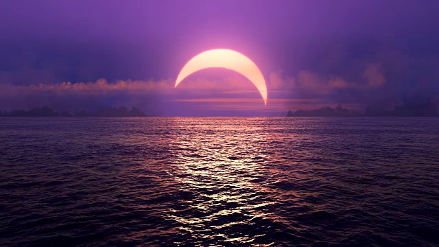 紫色的日落和日蚀在天衣无缝的环海洋上。视频下载