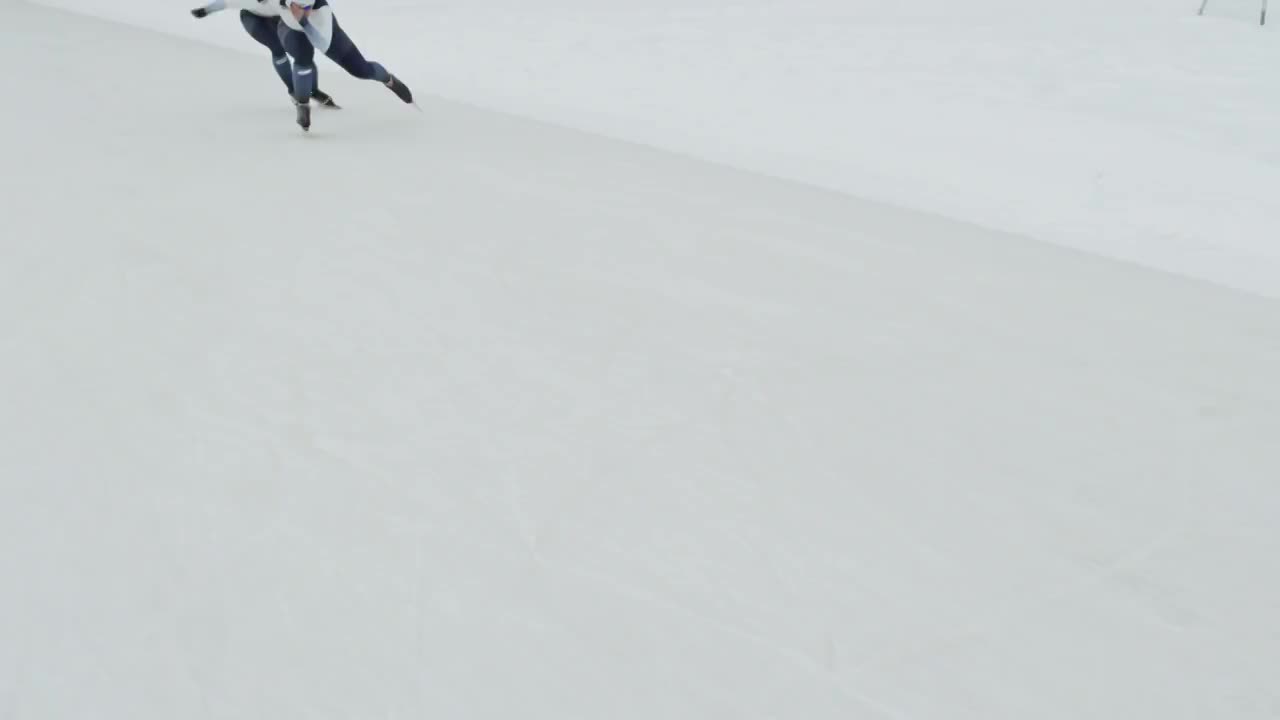 女子队友练习速度滑冰比赛视频购买
