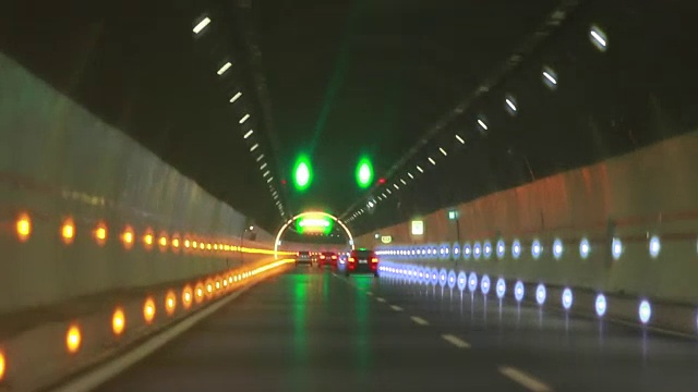 隧道出口(蓝色)视频素材