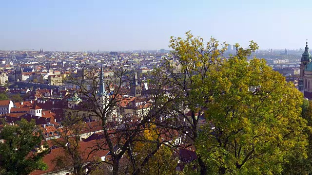 布拉格的地平线和圣尼古拉斯教堂视频素材