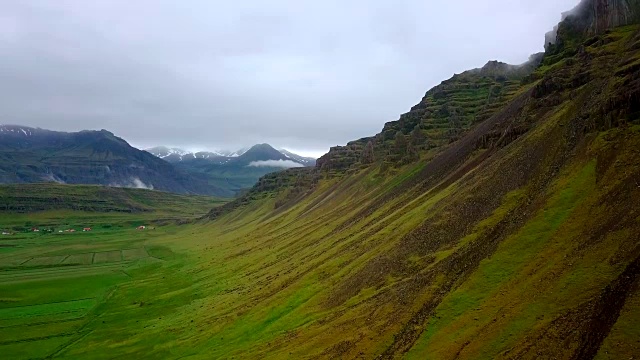 冰岛农业放牧地鸟瞰图视频素材