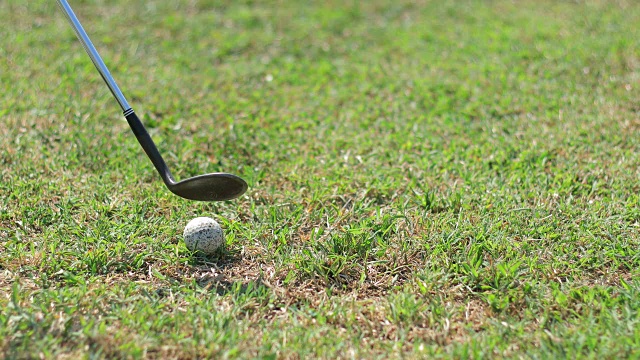 高尔夫球挥杆的特写视频素材