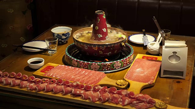 传统的中国铜火锅视频购买