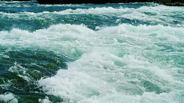 美国尼亚加拉河的汹涌河水。慢动作180帧/秒视频视频下载