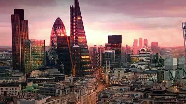 日落时分，伦敦商业咏叹调景。伦敦金融城，欧洲领先的金融中心。视频素材