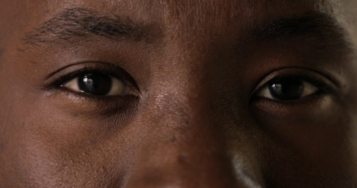 非洲人的眼睛特写视频素材