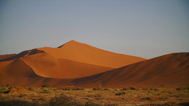 拥有沙丘的PAN沙漠景观/纳米比亚视频下载