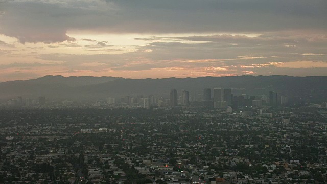 洛杉矶10号州际公路上空，日落时分视频素材
