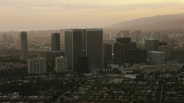 飞越洛杉矶世纪城，CA日落视频素材